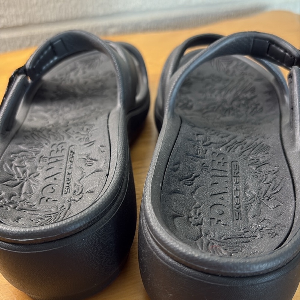Skechers FOAMIES Black Women's 6 Arch Fit Ascend Sweat Pea Slides Sandals - Picture 9 of 11